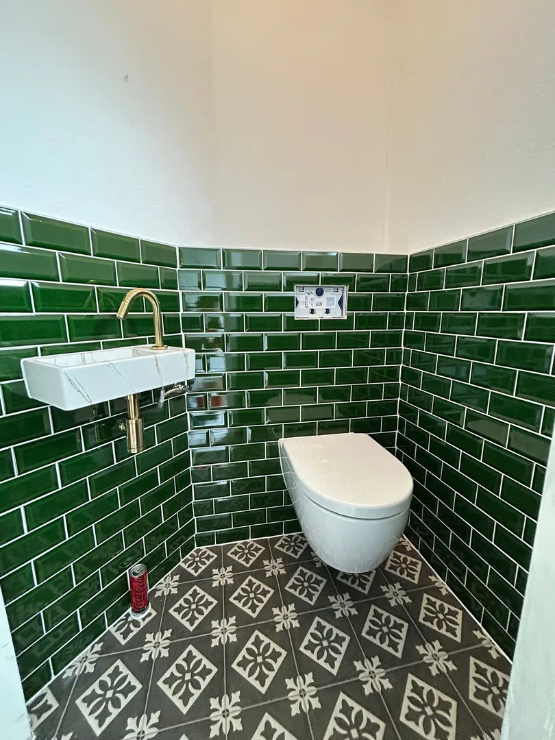 π³π± Is uw oude toilet toe aan vernieuwing? π½β¨ StapVoorStap Bouw transformeert... (2/5)