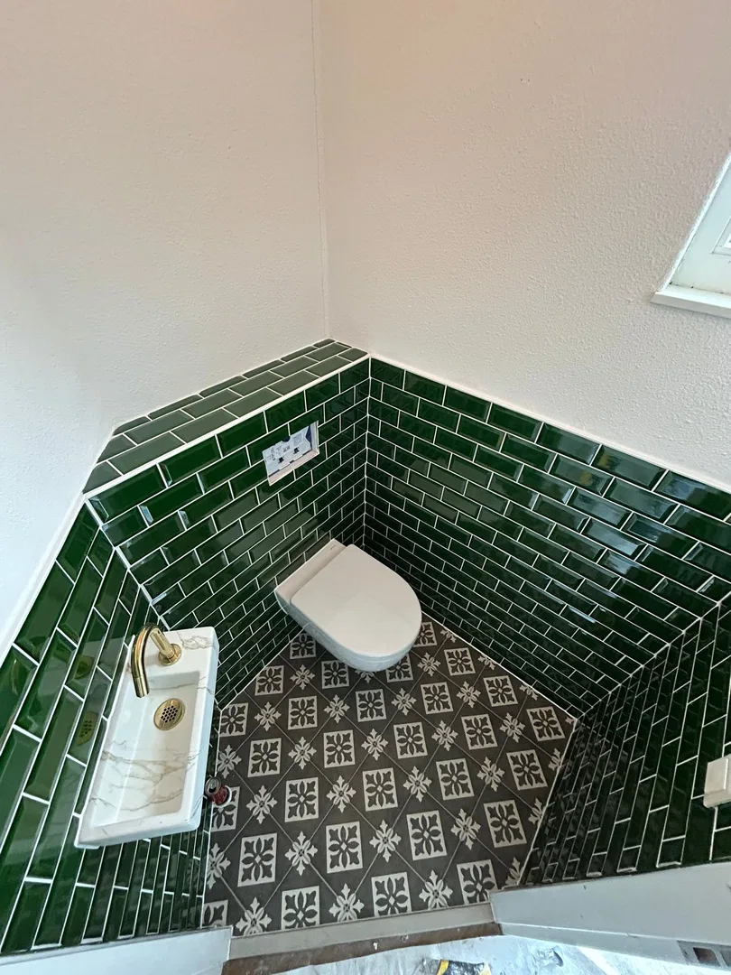 π³π± Is uw oude toilet toe aan vernieuwing? π½β¨ StapVoorStap Bouw transformeert... (5/5)