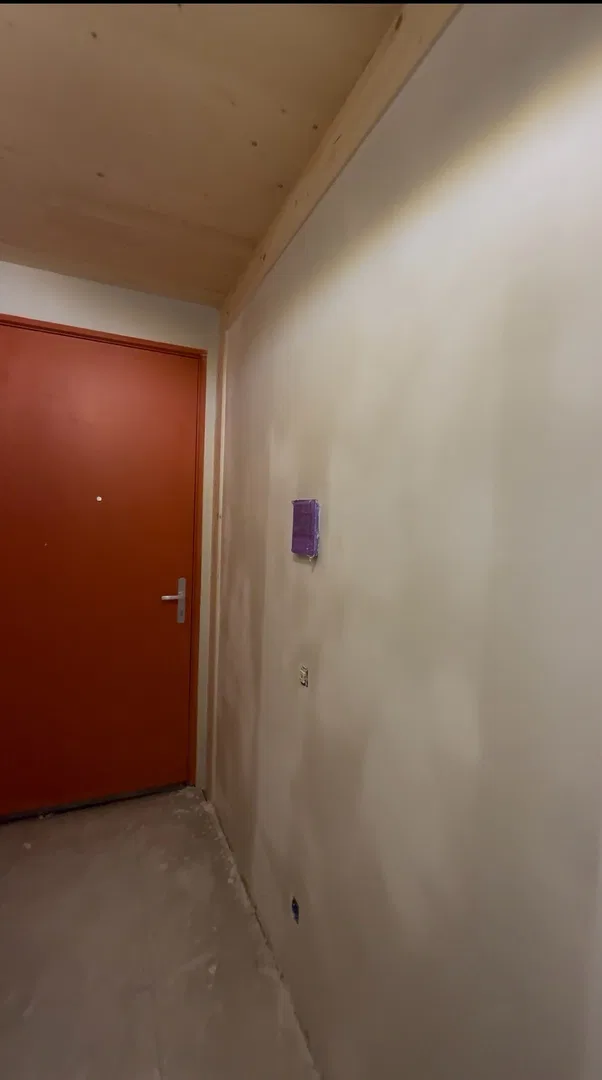 Are your walls old, damaged, or in need of a refresh? 🧱 We provide... (4/5)